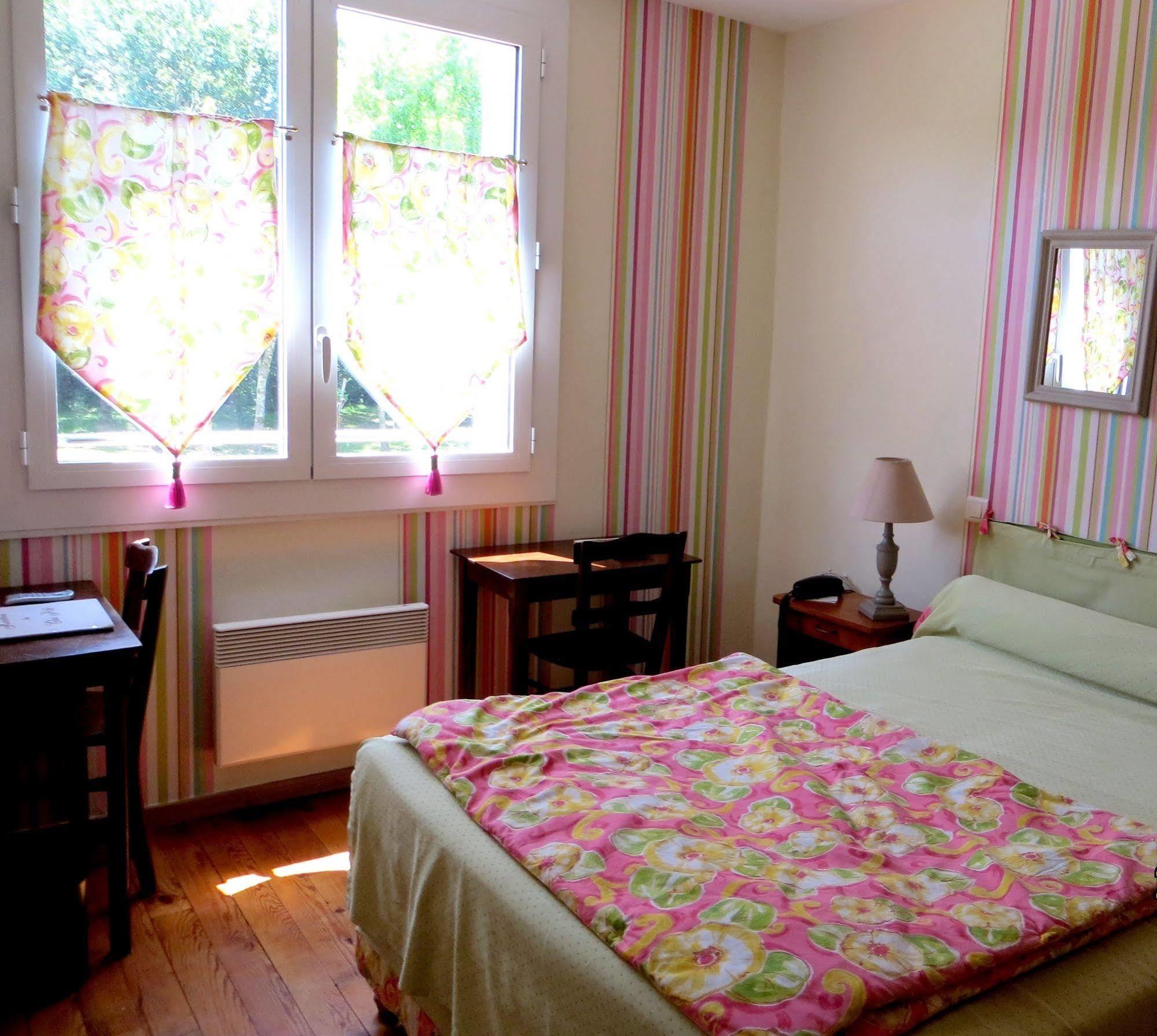 Logis Hotel Le Clos Pite Préchacq Εξωτερικό φωτογραφία